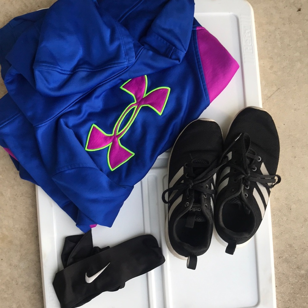 Youth under armour sweatshirt